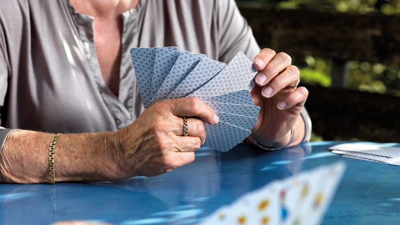 Hand mit Karten