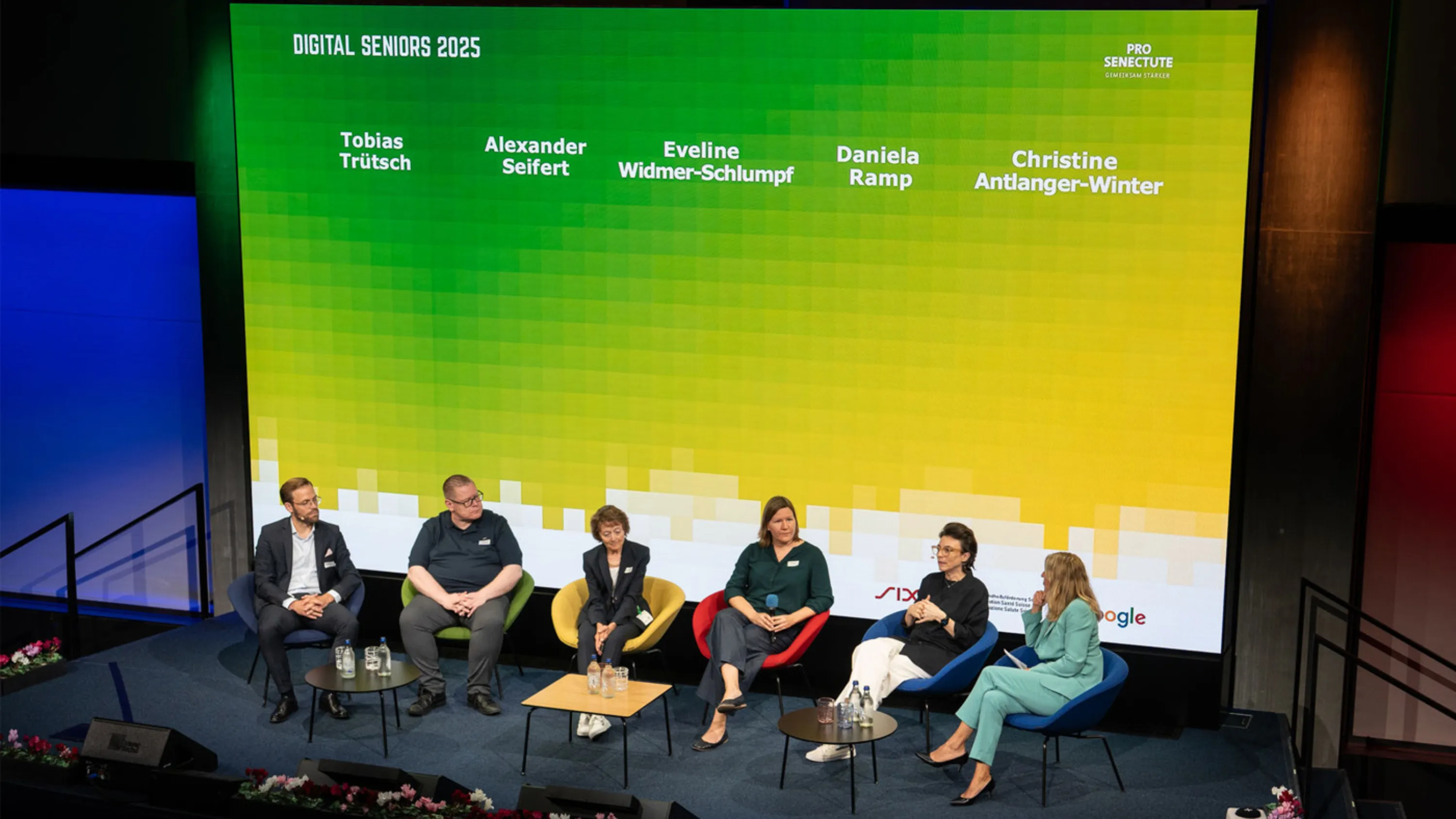 Besucher an einer Veranstaltung von Pro Senectute 